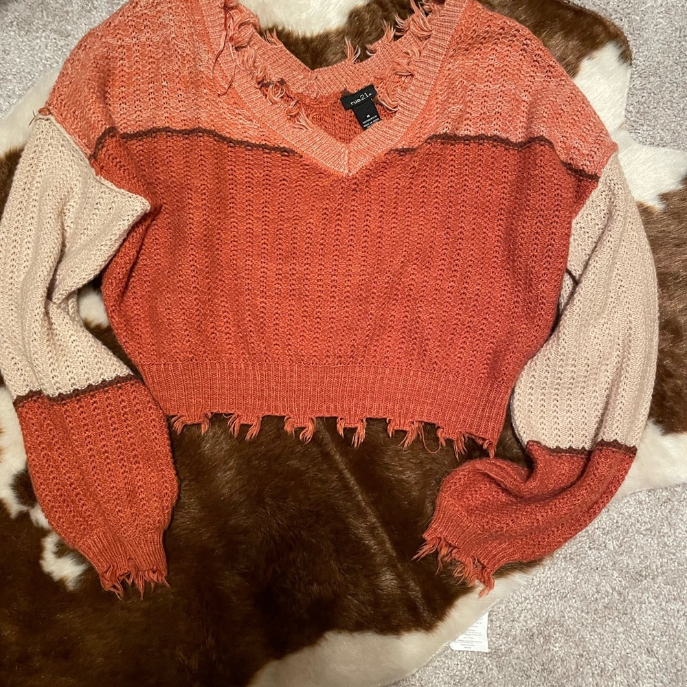 Fall colored sweater - Picture 3 of 3